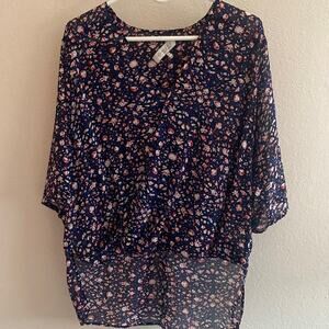 WAYF Blue and red floral blouse , size M